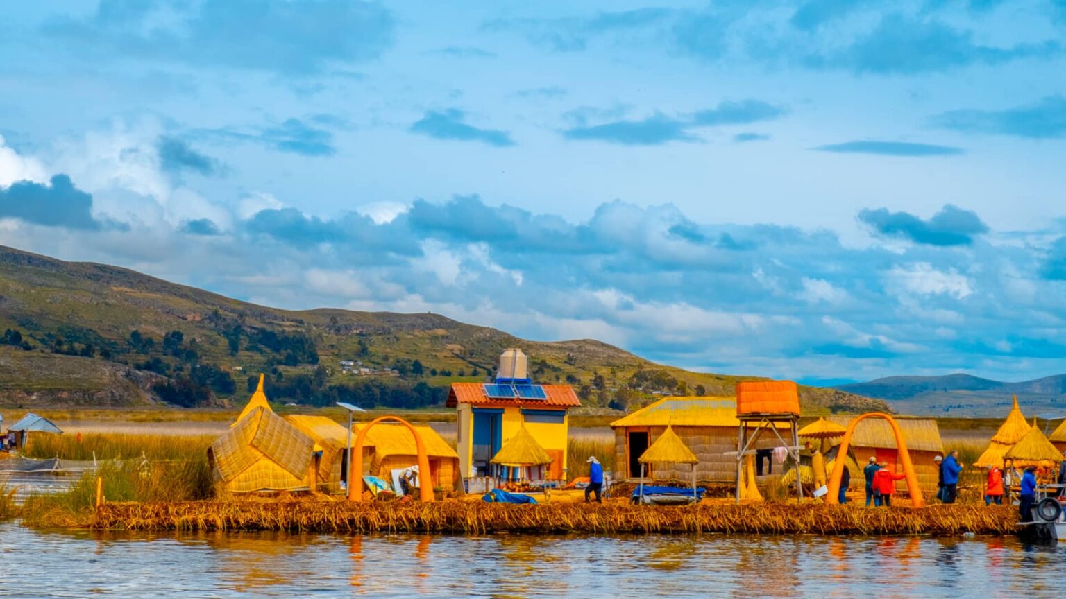 full-day-tour-a-las-islas-de-los-uros-y-taquile
